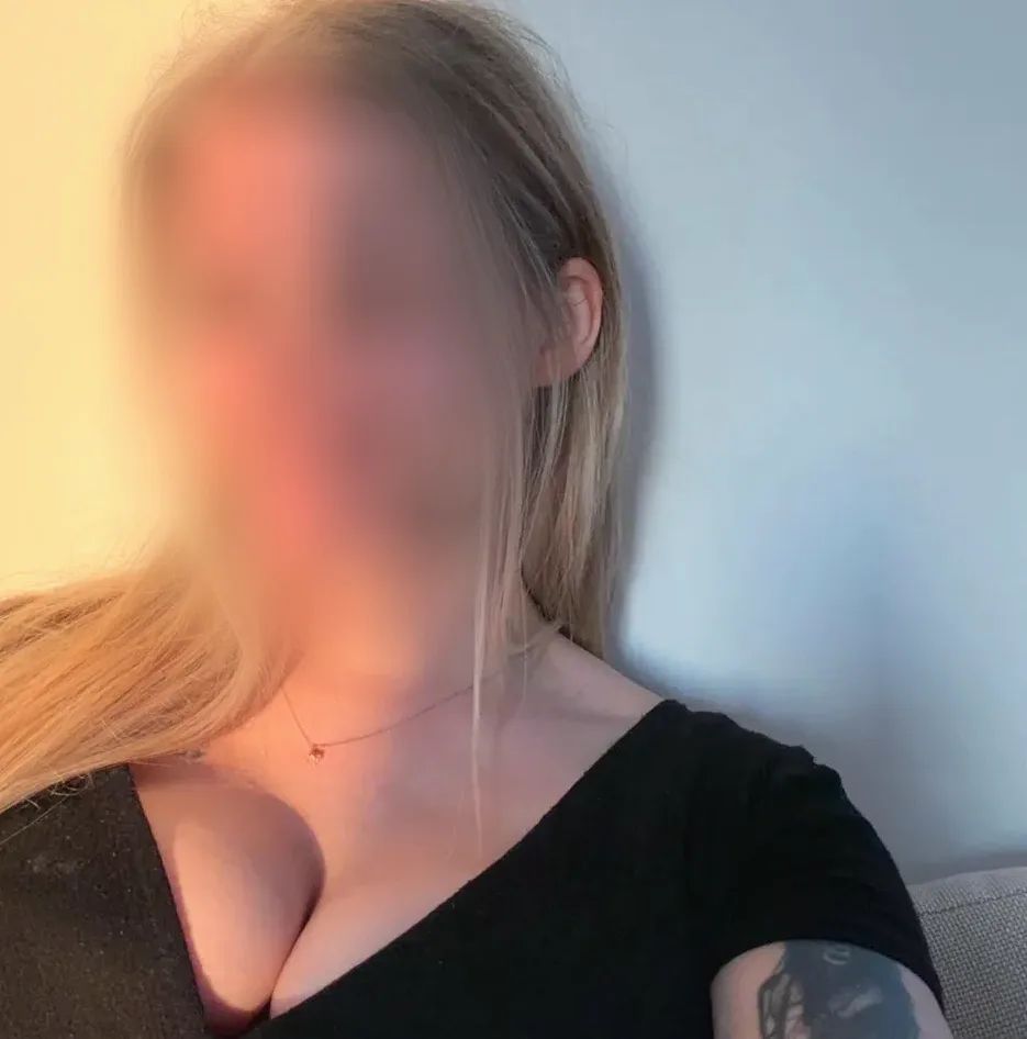 Lejla, 25
