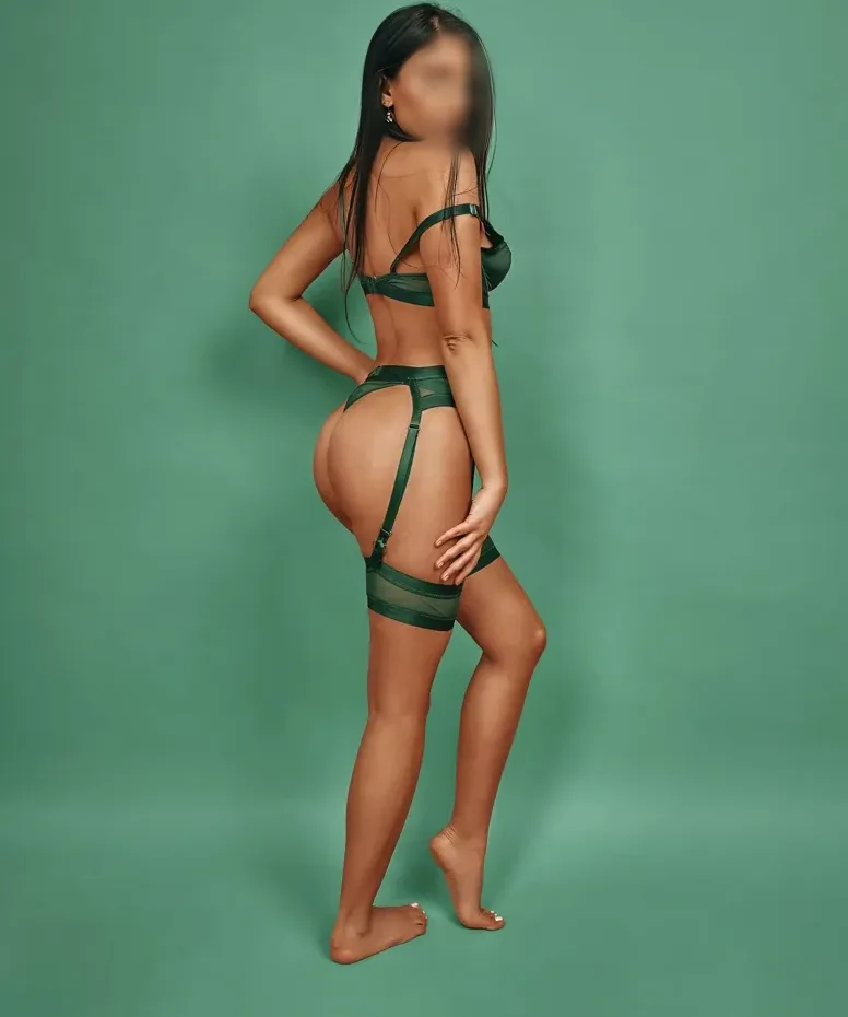 Louise, 28