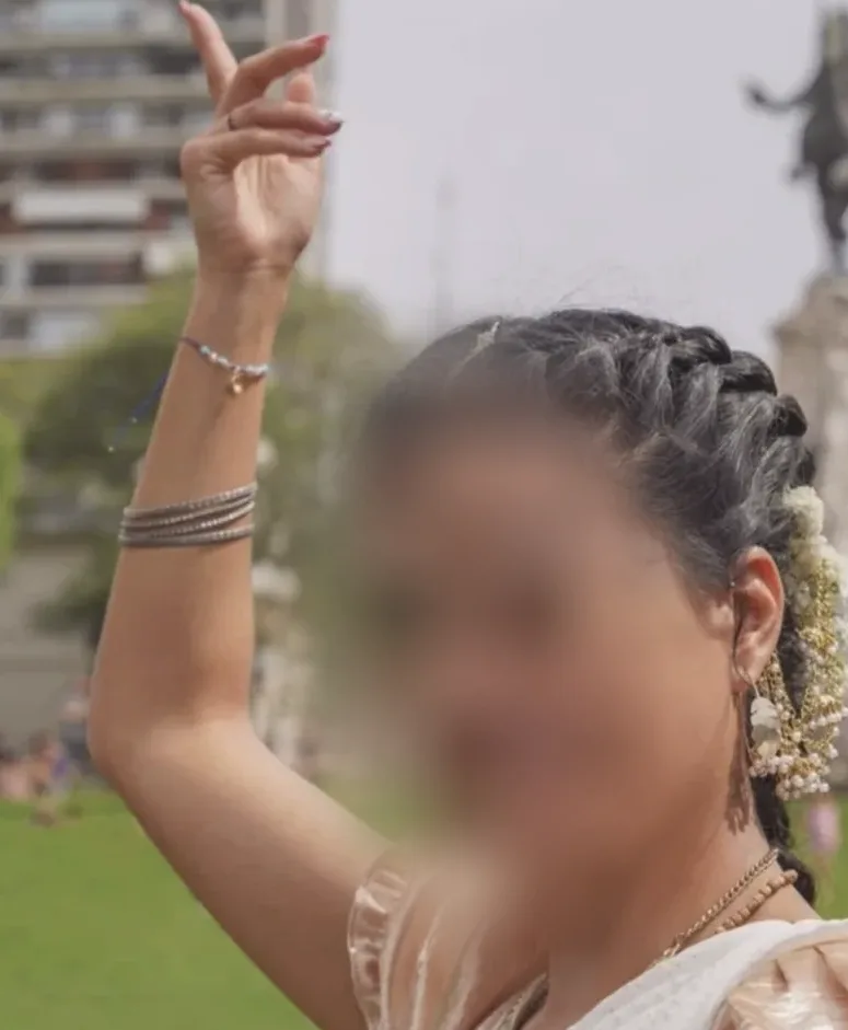 Sara, 38